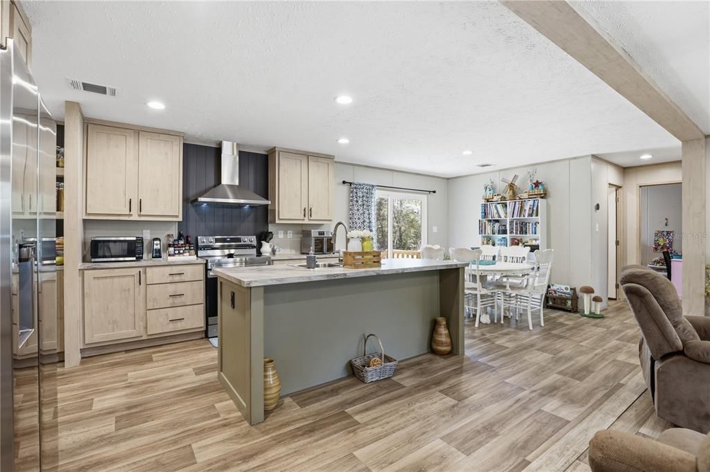 For Sale: $399,000 (3 beds, 2 baths, 1475 Square Feet)