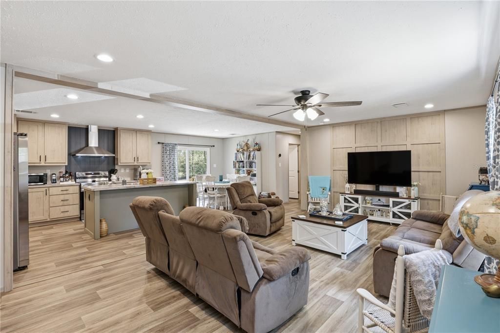 For Sale: $399,000 (3 beds, 2 baths, 1475 Square Feet)