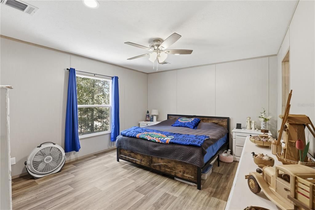 For Sale: $399,000 (3 beds, 2 baths, 1475 Square Feet)