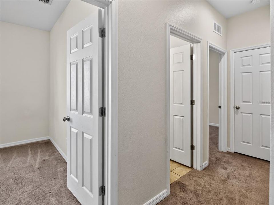В аренду: $2,300 (3 спален, 2 ванн, 1560 Квадратных фут)