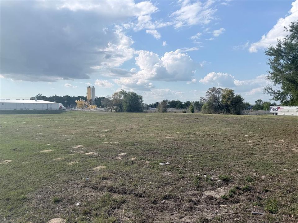 En Venta: $850,000 (2.15 acres)