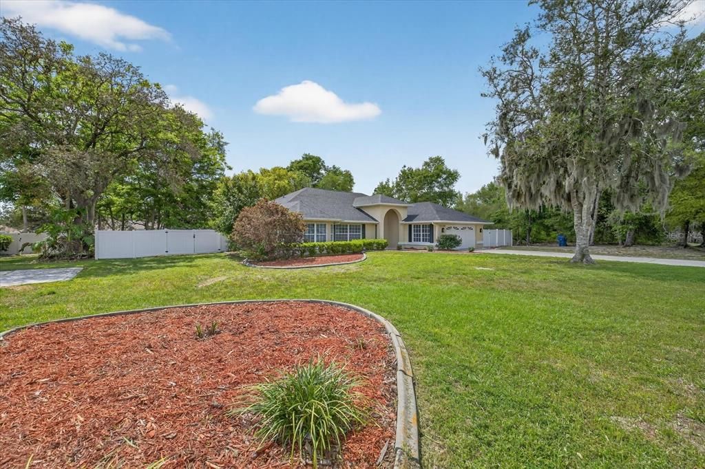 Active With Contract: $439,900 (3 beds, 2 baths, 2113 Square Feet)