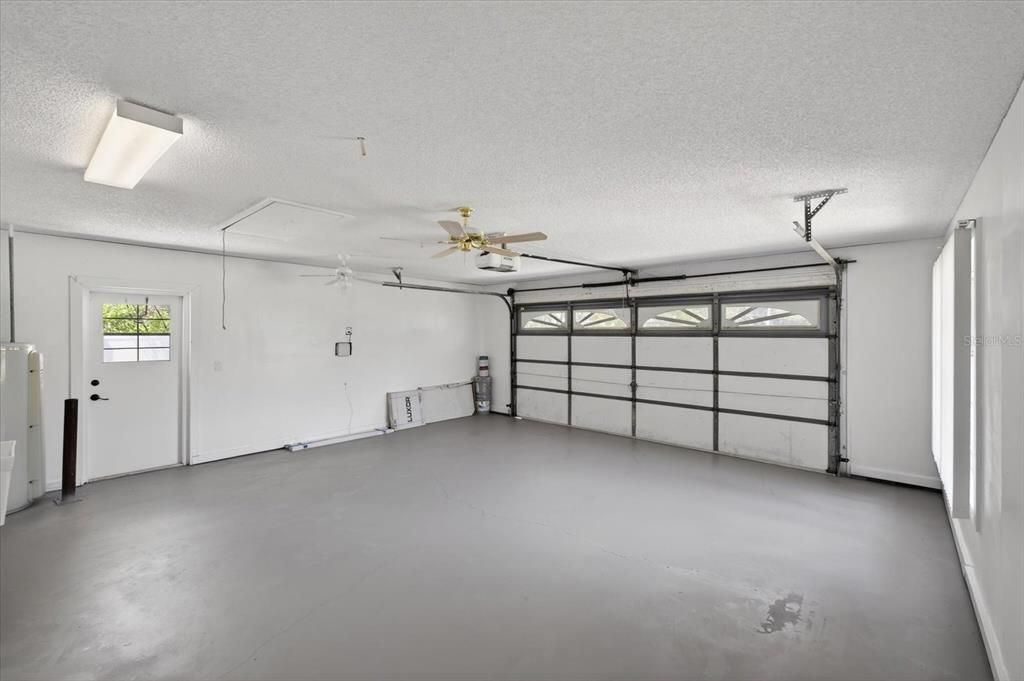 Active With Contract: $439,900 (3 beds, 2 baths, 2113 Square Feet)