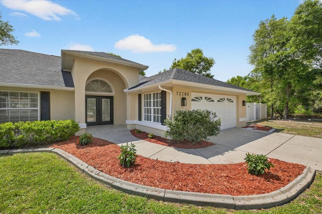 Active With Contract: $439,900 (3 beds, 2 baths, 2113 Square Feet)