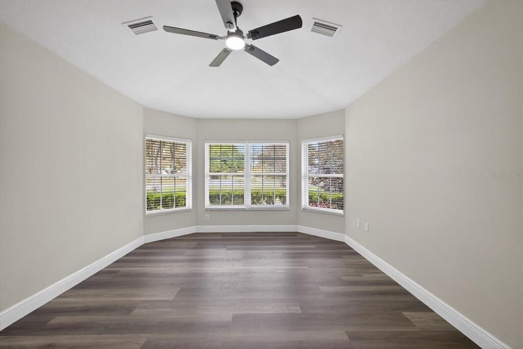 Active With Contract: $439,900 (3 beds, 2 baths, 2113 Square Feet)
