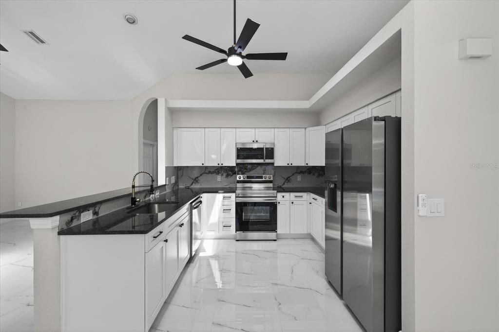 Active With Contract: $439,900 (3 beds, 2 baths, 2113 Square Feet)