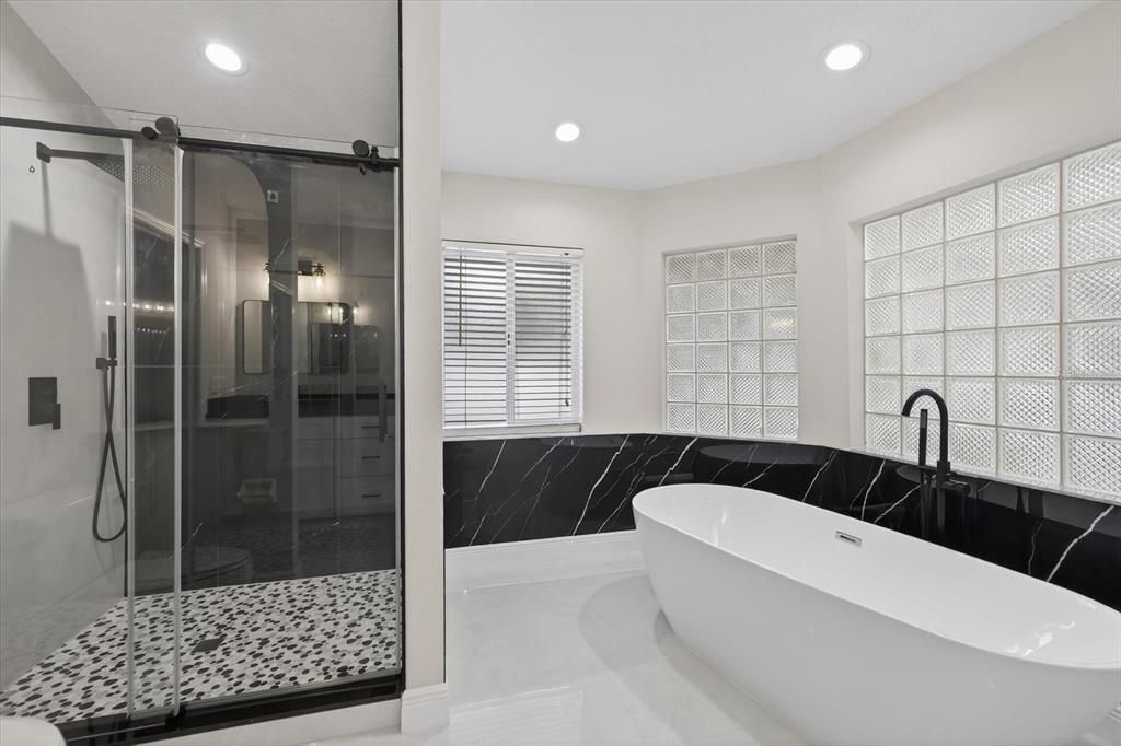 Active With Contract: $439,900 (3 beds, 2 baths, 2113 Square Feet)