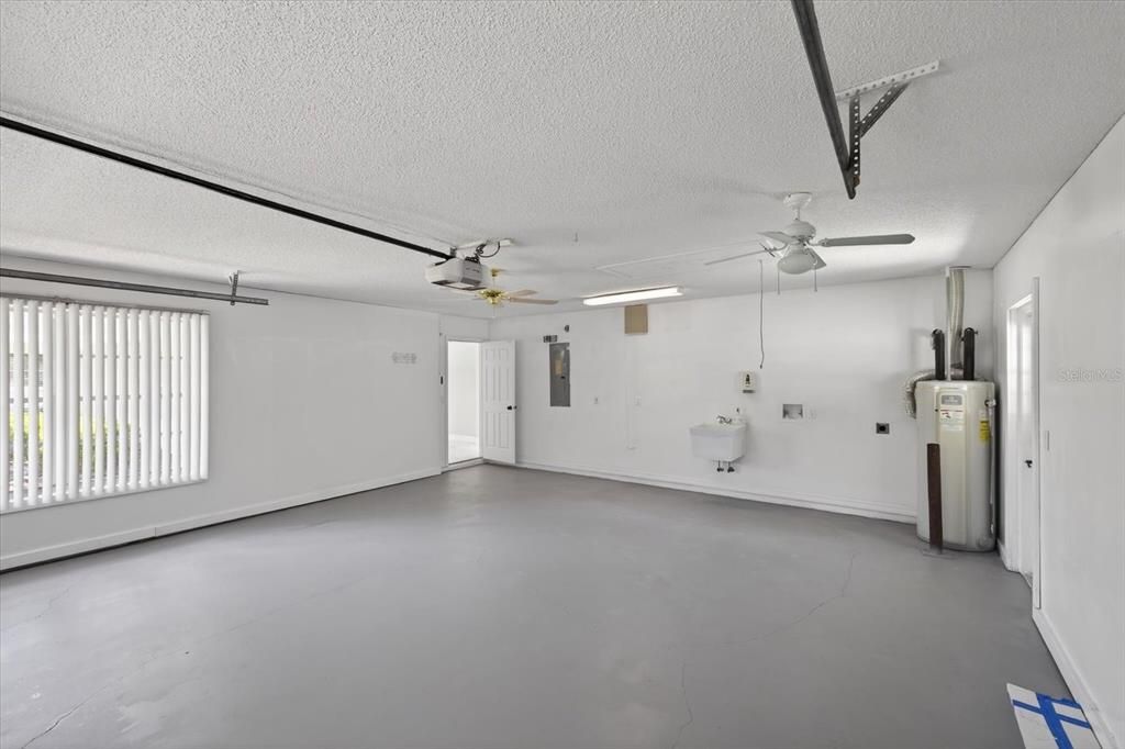 Active With Contract: $439,900 (3 beds, 2 baths, 2113 Square Feet)