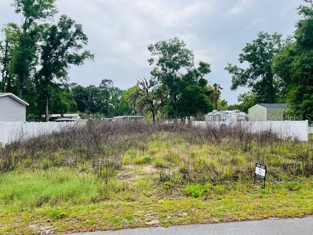 На продажу: $45,000 (0.24 acres)