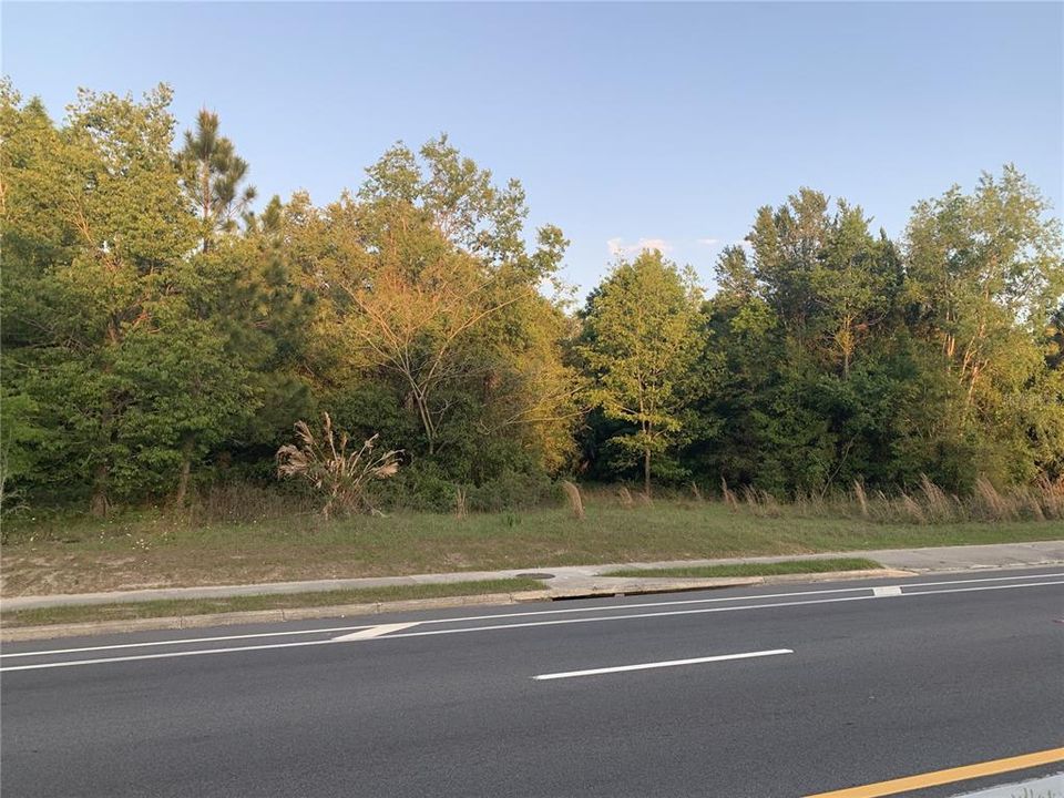 На продажу: $449,000 (3.09 acres)