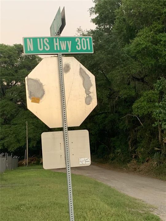 На продажу: $449,000 (3.09 acres)