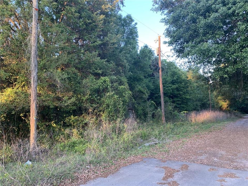 На продажу: $449,000 (3.09 acres)