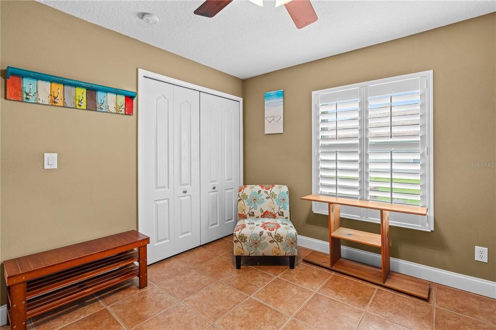 Active With Contract: $400,000 (3 beds, 2 baths, 1997 Square Feet)