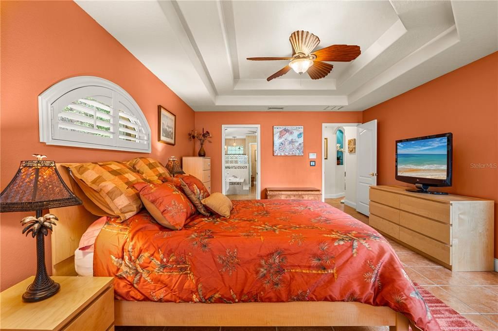 Active With Contract: $400,000 (3 beds, 2 baths, 1997 Square Feet)
