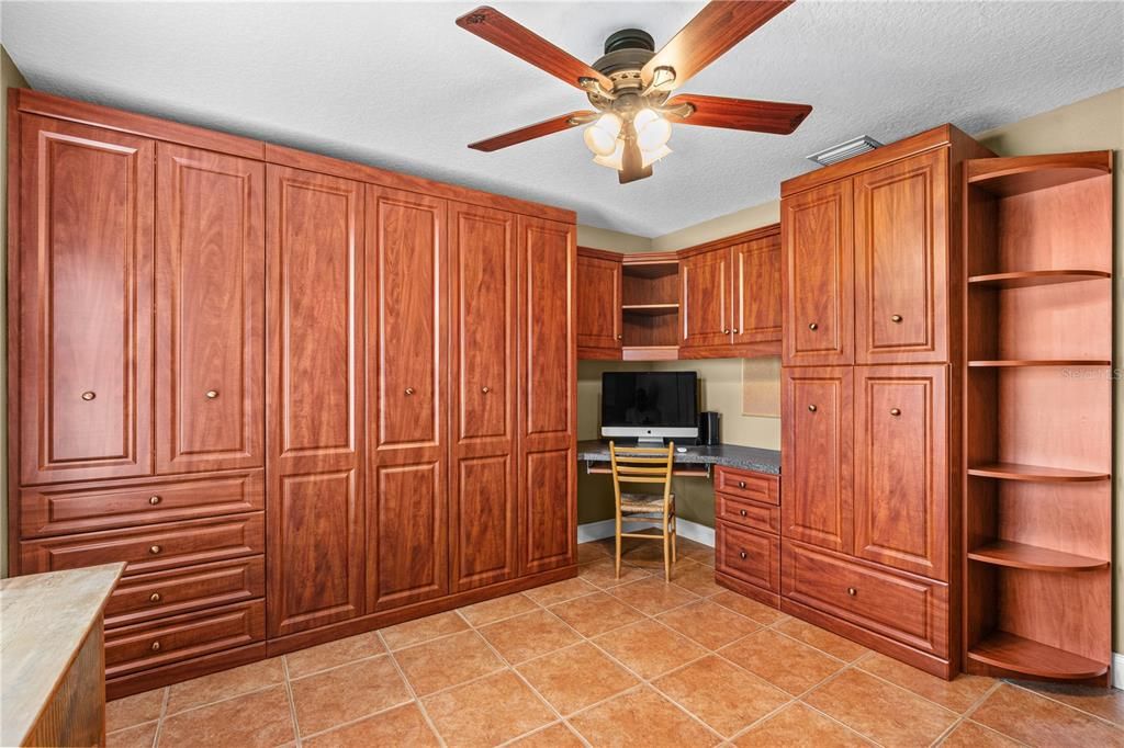 Active With Contract: $400,000 (3 beds, 2 baths, 1997 Square Feet)