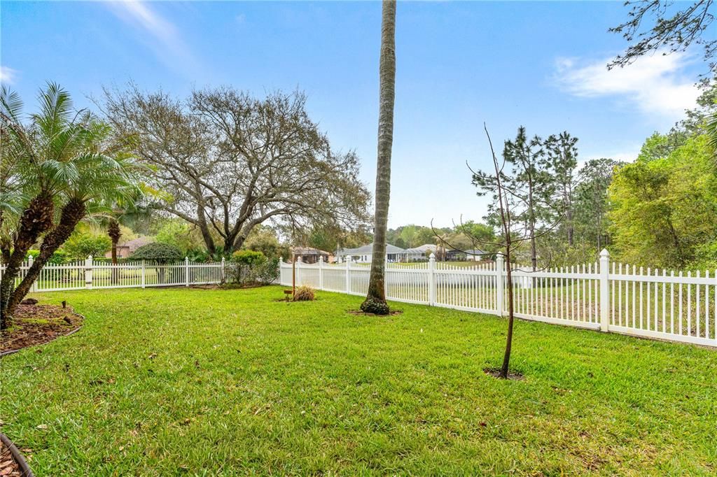 Active With Contract: $400,000 (3 beds, 2 baths, 1997 Square Feet)