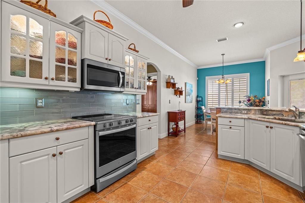 Active With Contract: $400,000 (3 beds, 2 baths, 1997 Square Feet)