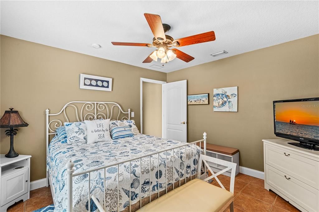 Active With Contract: $400,000 (3 beds, 2 baths, 1997 Square Feet)