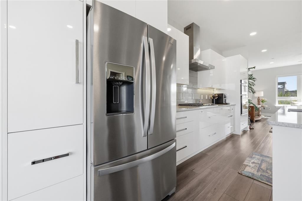 待售: $653,395 (3 贝兹, 3 浴室, 2530 平方英尺)