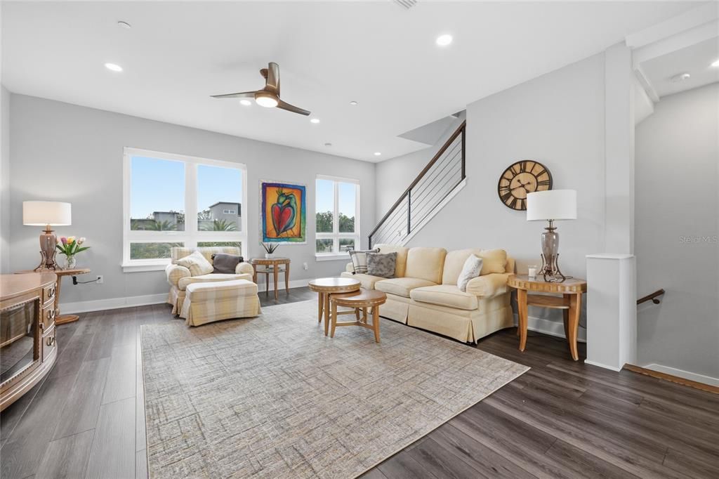 待售: $653,395 (3 贝兹, 3 浴室, 2530 平方英尺)