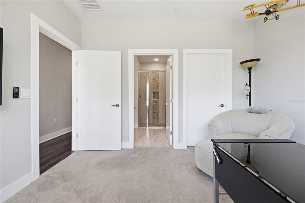 待售: $653,395 (3 贝兹, 3 浴室, 2530 平方英尺)