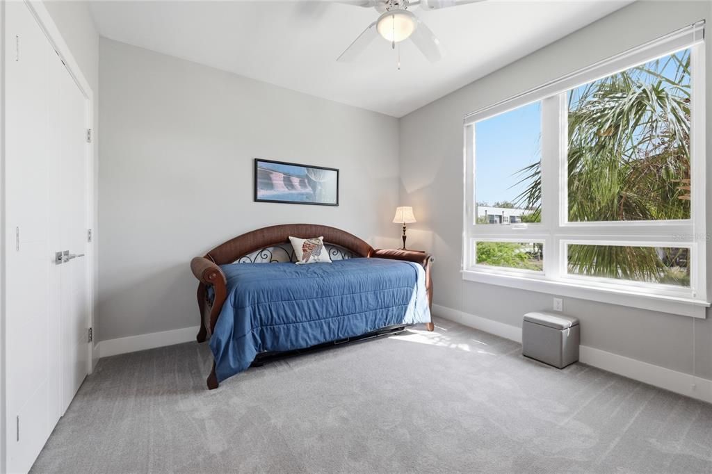 待售: $653,395 (3 贝兹, 3 浴室, 2530 平方英尺)