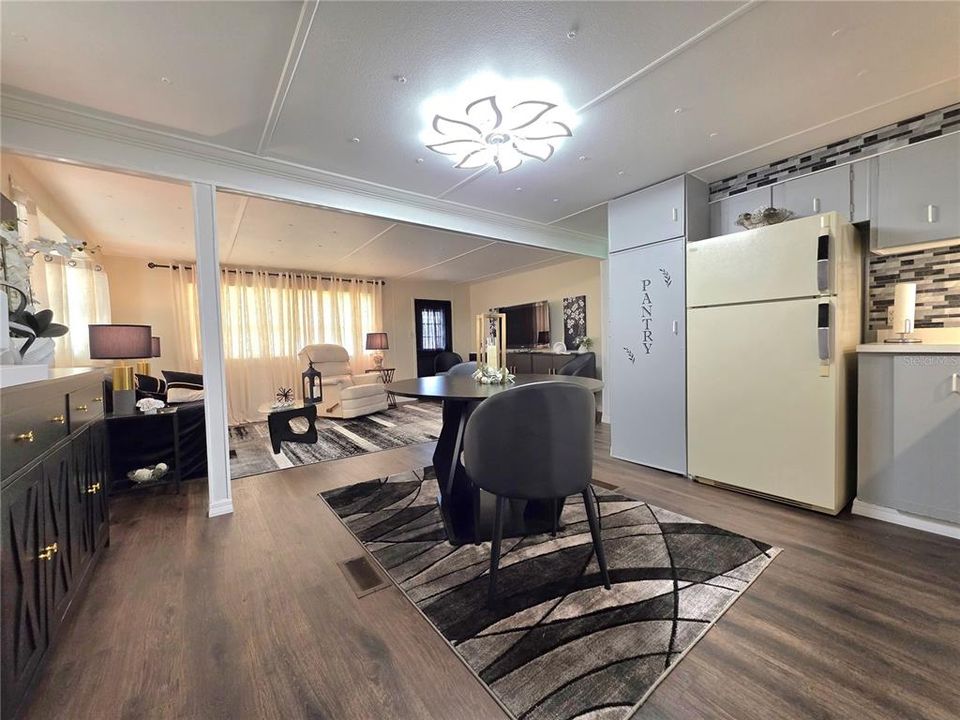 На продажу: $120,000 (2 спален, 2 ванн, 864 Квадратных фут)