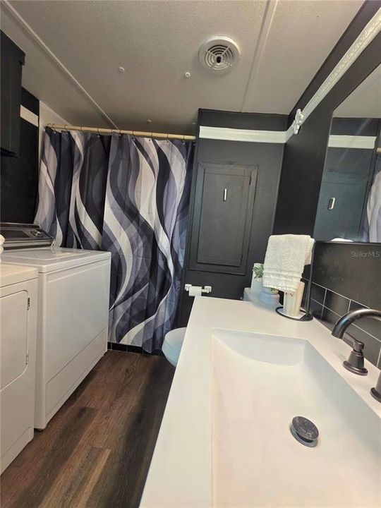 На продажу: $120,000 (2 спален, 2 ванн, 864 Квадратных фут)