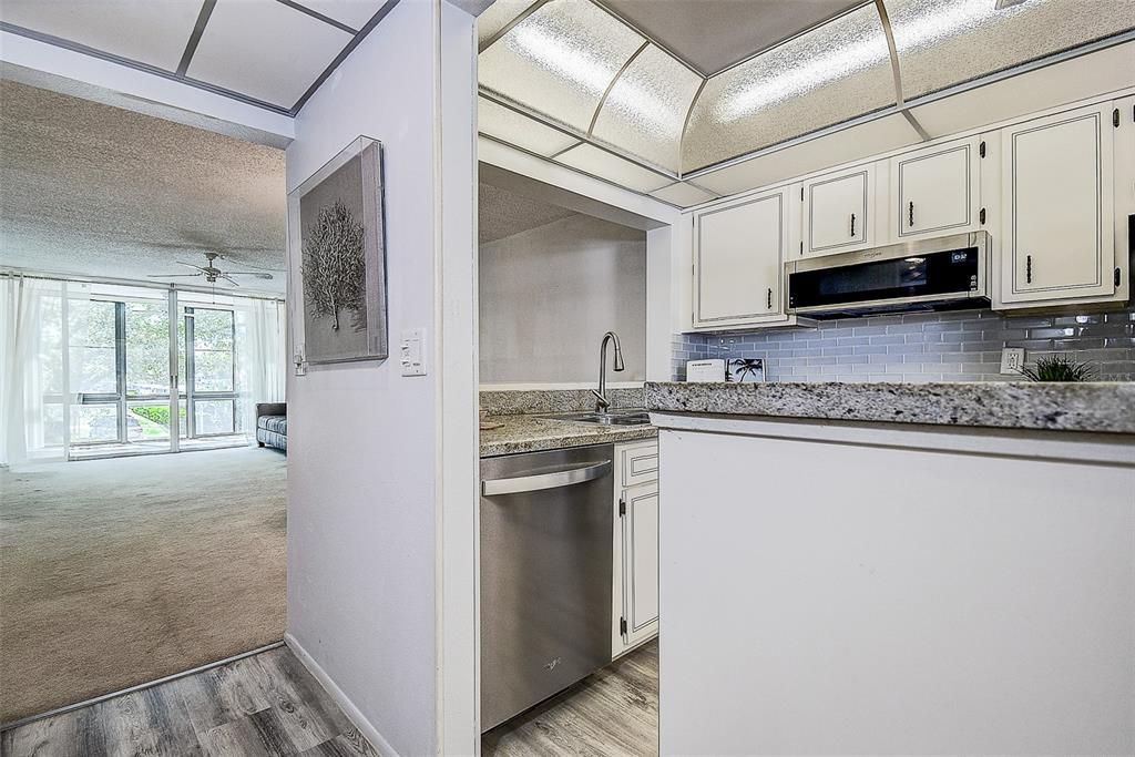 Activo con contrato: $145,000 (2 camas, 2 baños, 1045 Pies cuadrados)