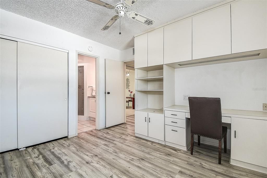 Activo con contrato: $145,000 (2 camas, 2 baños, 1045 Pies cuadrados)