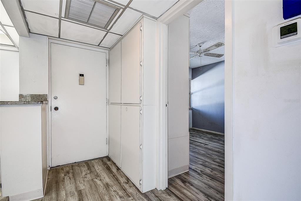 Activo con contrato: $145,000 (2 camas, 2 baños, 1045 Pies cuadrados)