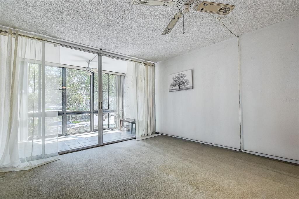 Activo con contrato: $145,000 (2 camas, 2 baños, 1045 Pies cuadrados)