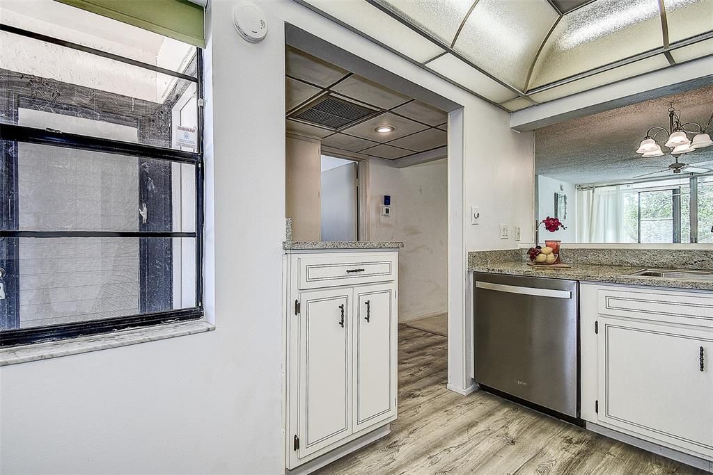 Activo con contrato: $145,000 (2 camas, 2 baños, 1045 Pies cuadrados)