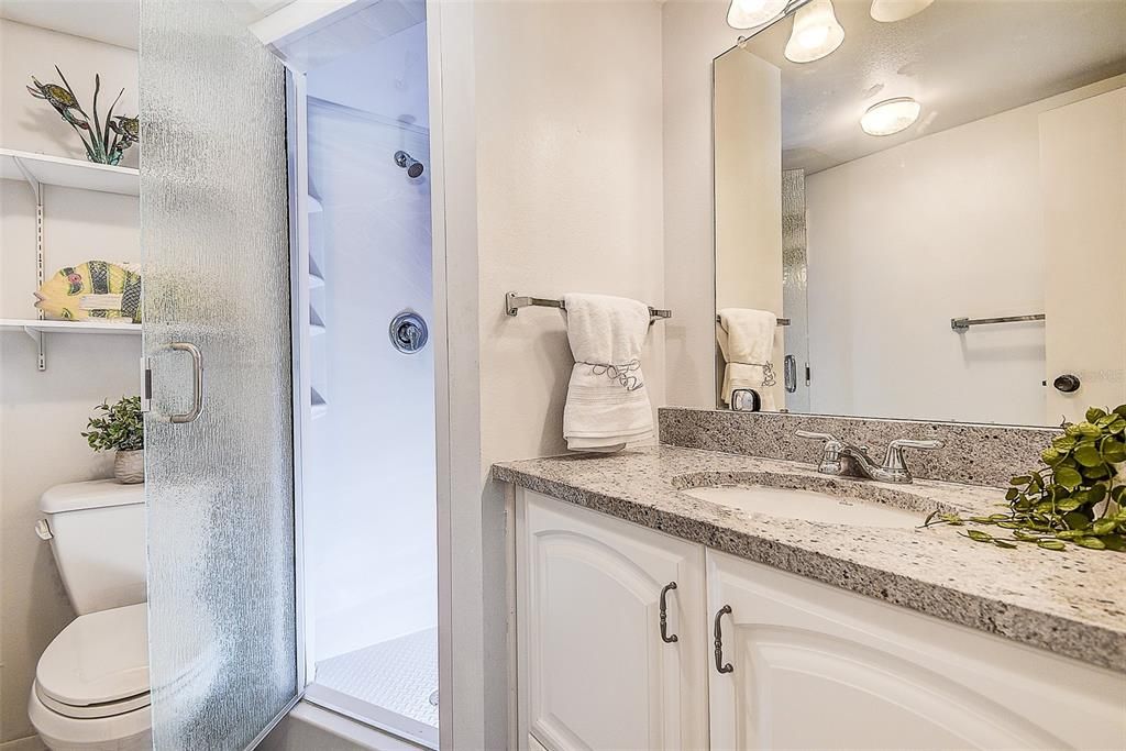 Activo con contrato: $145,000 (2 camas, 2 baños, 1045 Pies cuadrados)