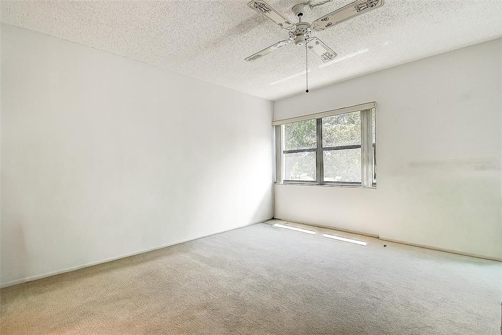 Activo con contrato: $145,000 (2 camas, 2 baños, 1045 Pies cuadrados)