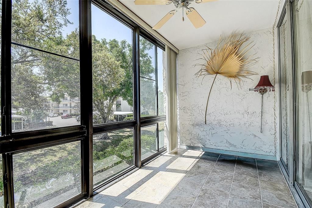 Activo con contrato: $145,000 (2 camas, 2 baños, 1045 Pies cuadrados)