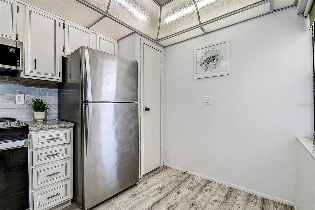 Activo con contrato: $145,000 (2 camas, 2 baños, 1045 Pies cuadrados)