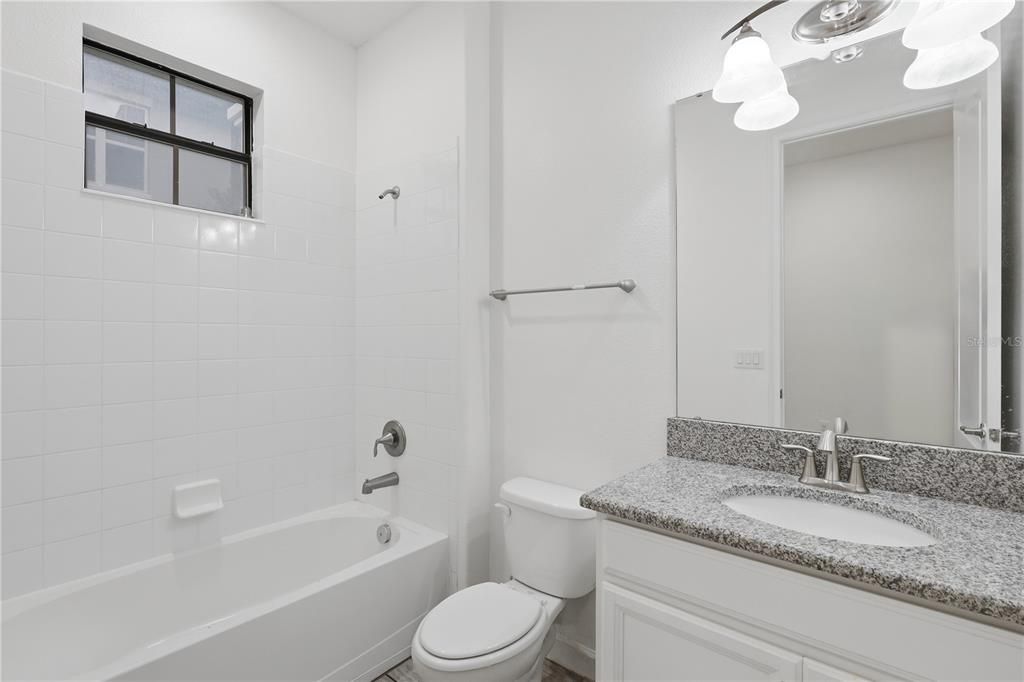 На продажу: $329,990 (4 спален, 4 ванн, 2596 Квадратных фут)