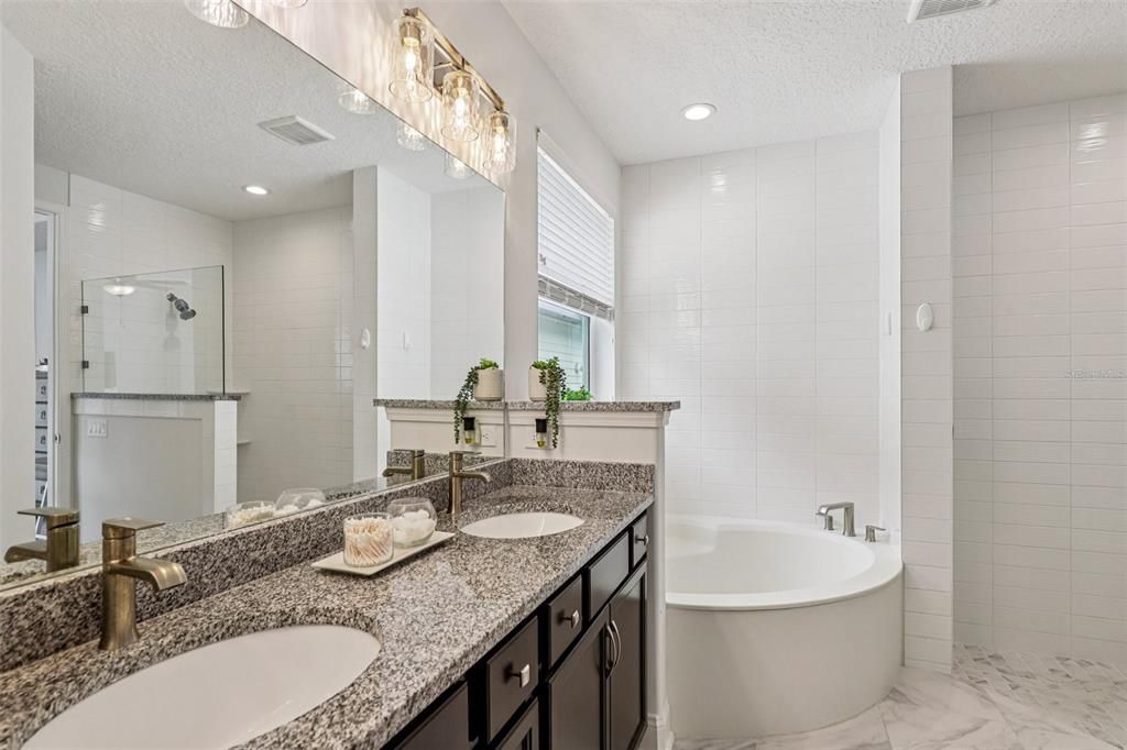 待售: $496,000 (4 贝兹, 2 浴室, 1893 平方英尺)