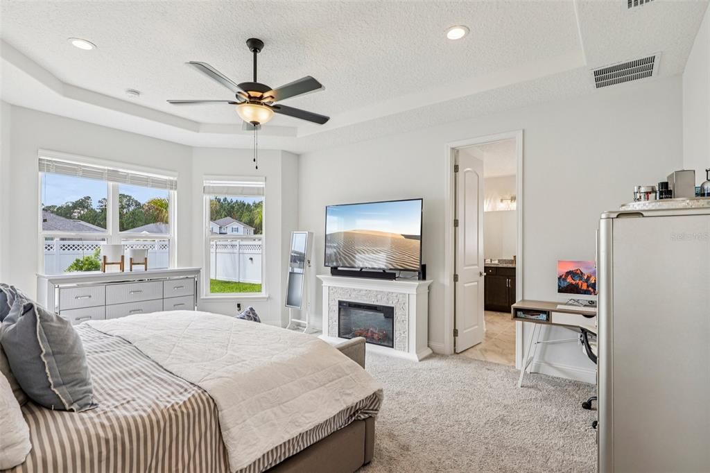 待售: $496,000 (4 贝兹, 2 浴室, 1893 平方英尺)