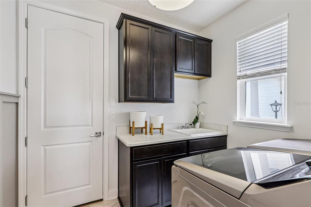 待售: $496,000 (4 贝兹, 2 浴室, 1893 平方英尺)