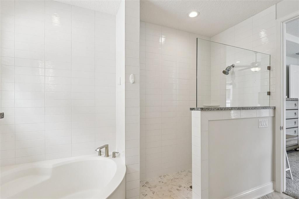 待售: $496,000 (4 贝兹, 2 浴室, 1893 平方英尺)