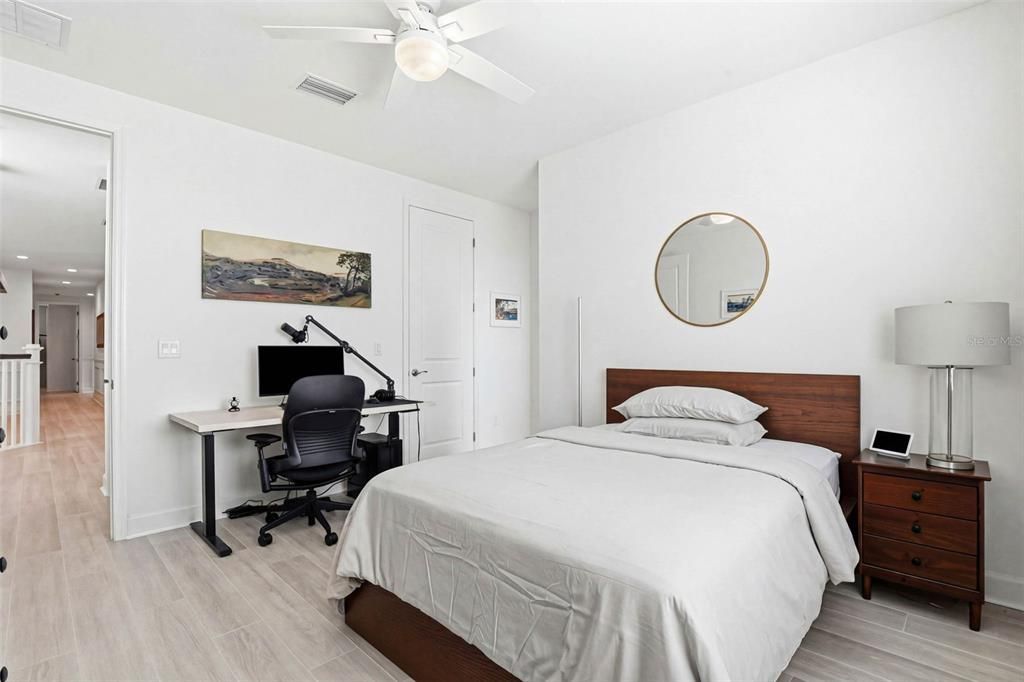 En Venta: $929,500 (6 camas, 5 baños, 4111 Pies cuadrados)