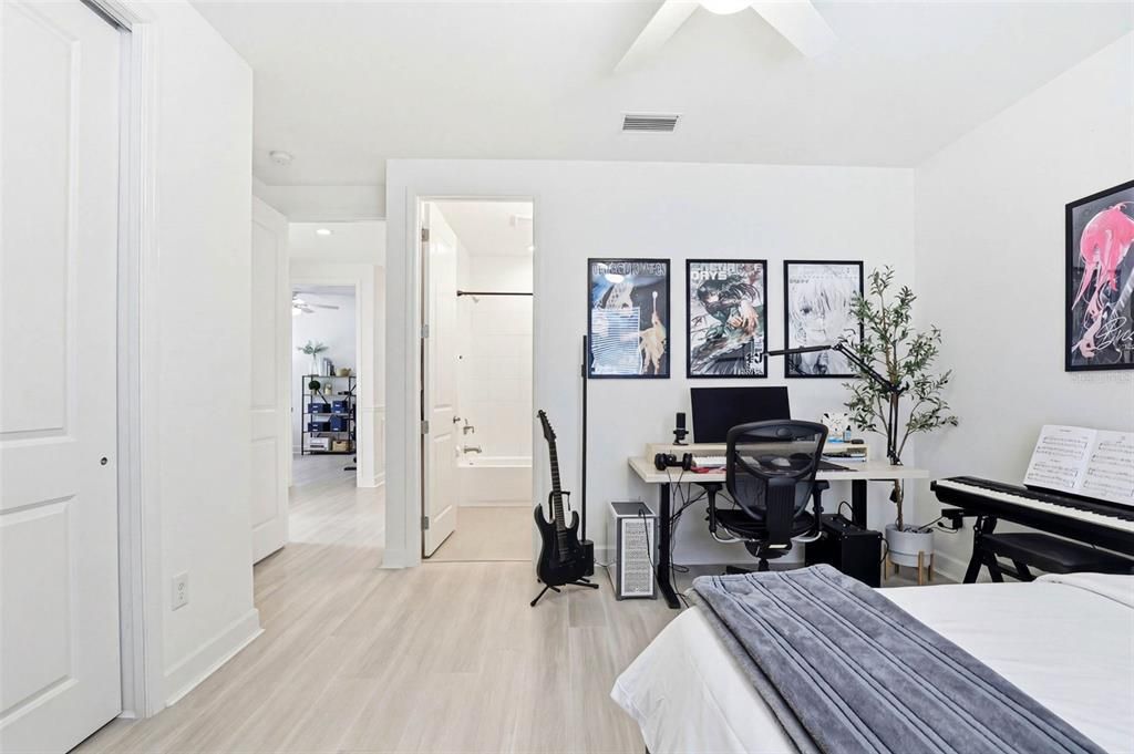 En Venta: $929,500 (6 camas, 5 baños, 4111 Pies cuadrados)