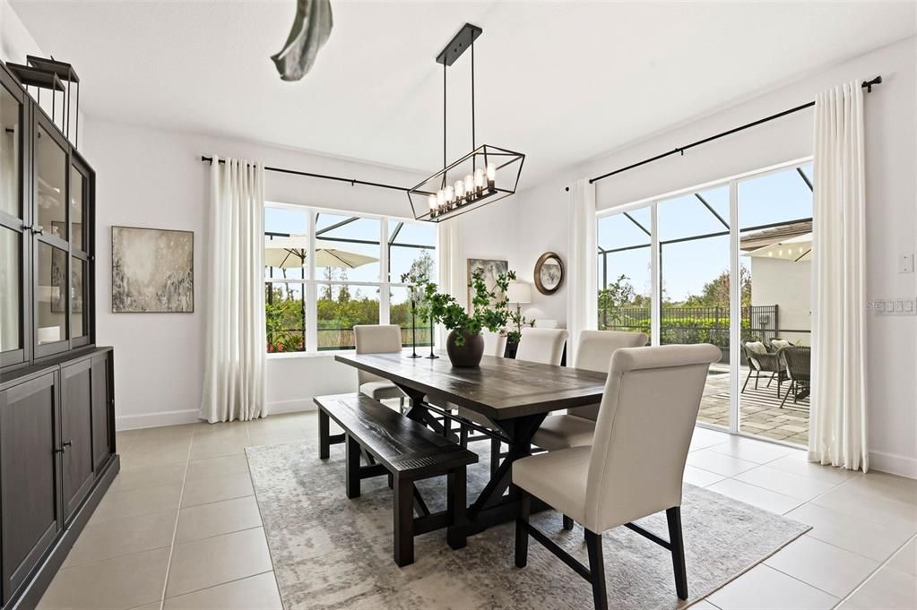 En Venta: $929,500 (6 camas, 5 baños, 4111 Pies cuadrados)