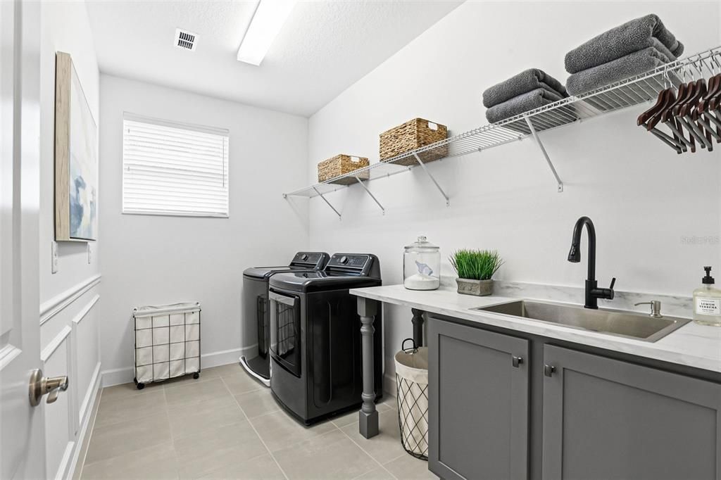 En Venta: $929,500 (6 camas, 5 baños, 4111 Pies cuadrados)