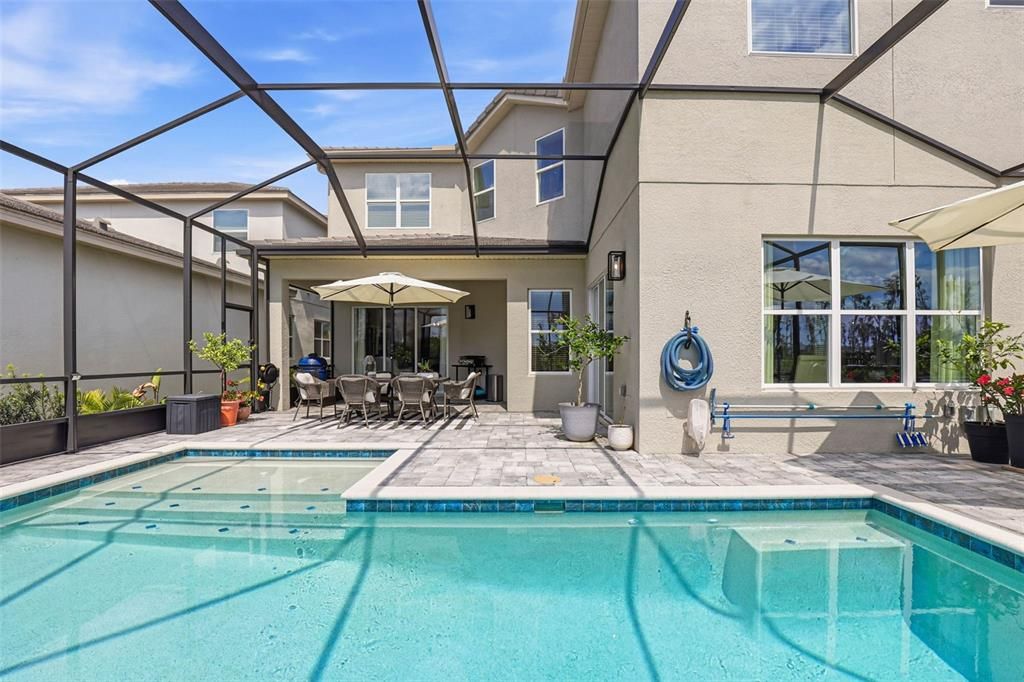 En Venta: $929,500 (6 camas, 5 baños, 4111 Pies cuadrados)