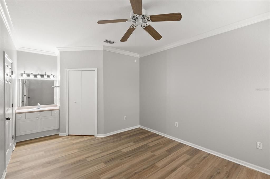 Active With Contract: $2,200 (3 beds, 2 baths, 1300 Square Feet)