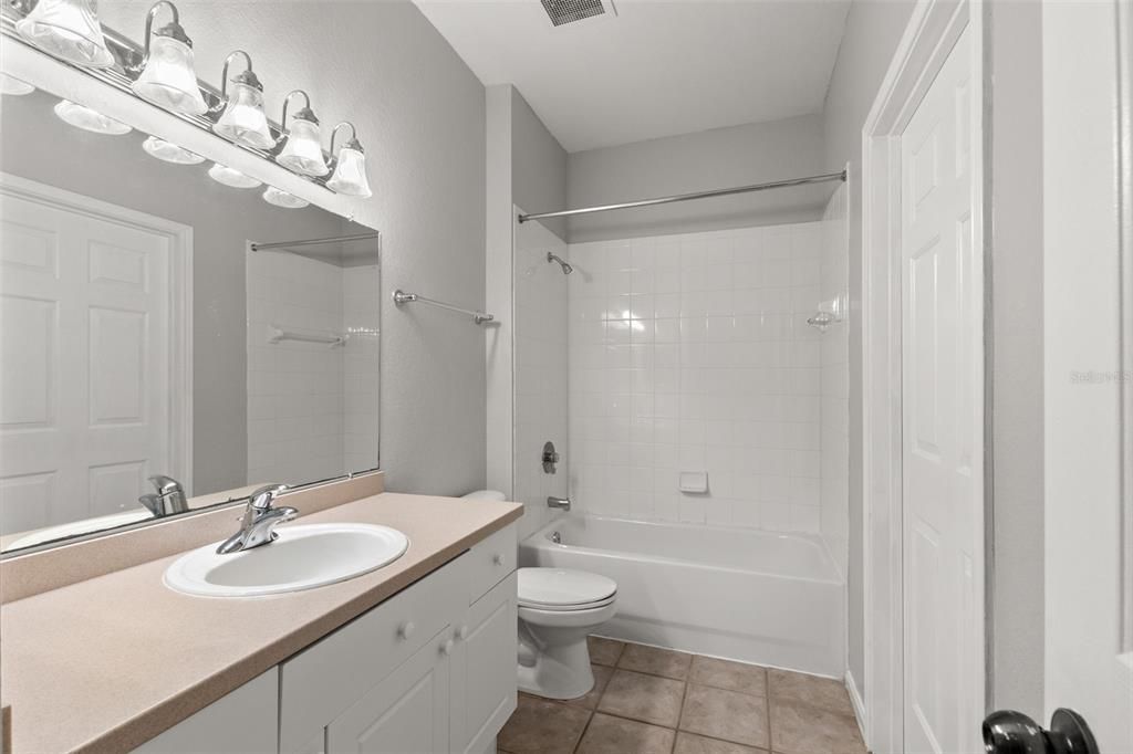 Active With Contract: $2,200 (3 beds, 2 baths, 1300 Square Feet)