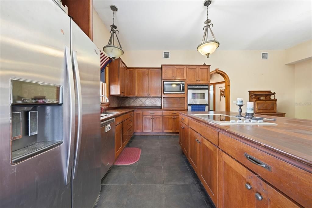 En Venta: $624,900 (4 camas, 3 baños, 2520 Pies cuadrados)
